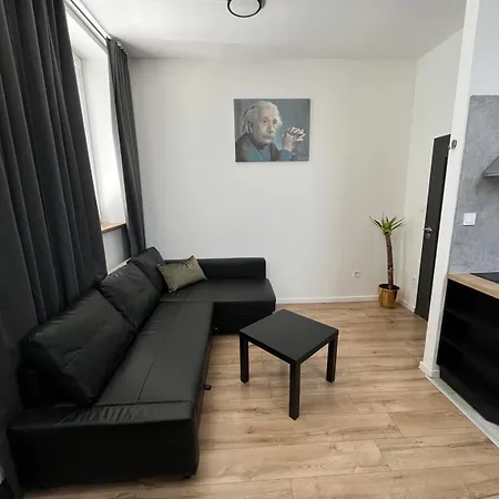 Bella 5 Ostrava, Free Parking Lägenhet